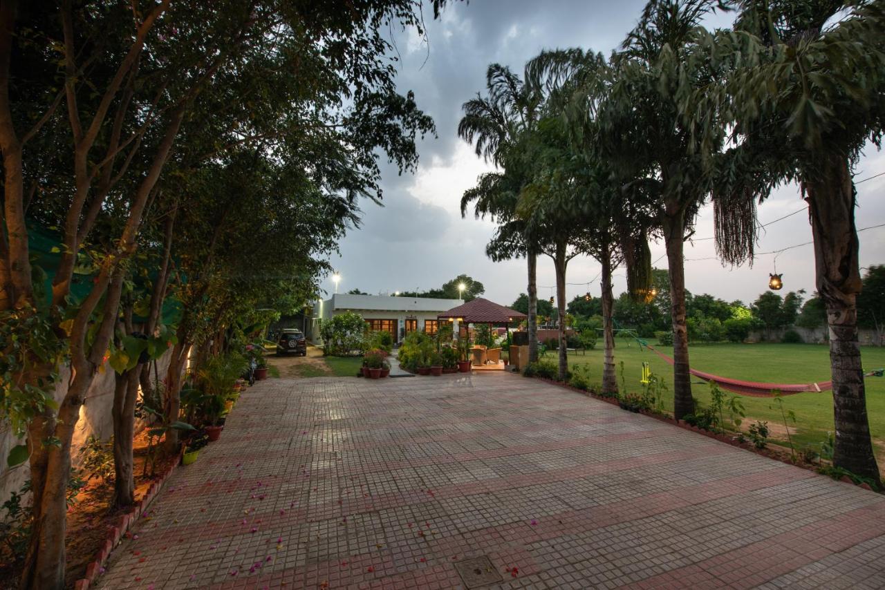 The Singh Farm Cosy Private Pool Farm Villa Γκουργκάον Εξωτερικό φωτογραφία
