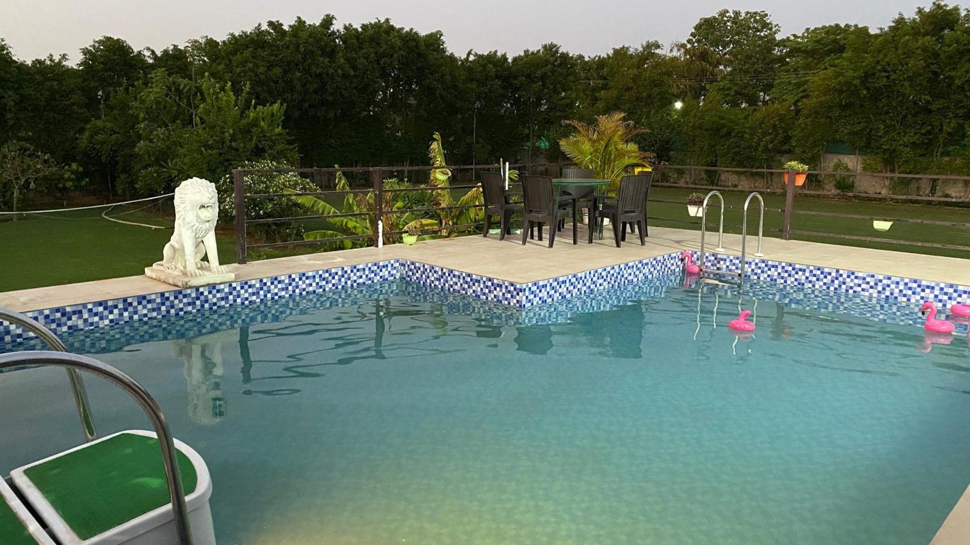 The Singh Farm Cosy Private Pool Farm Villa Γκουργκάον Εξωτερικό φωτογραφία