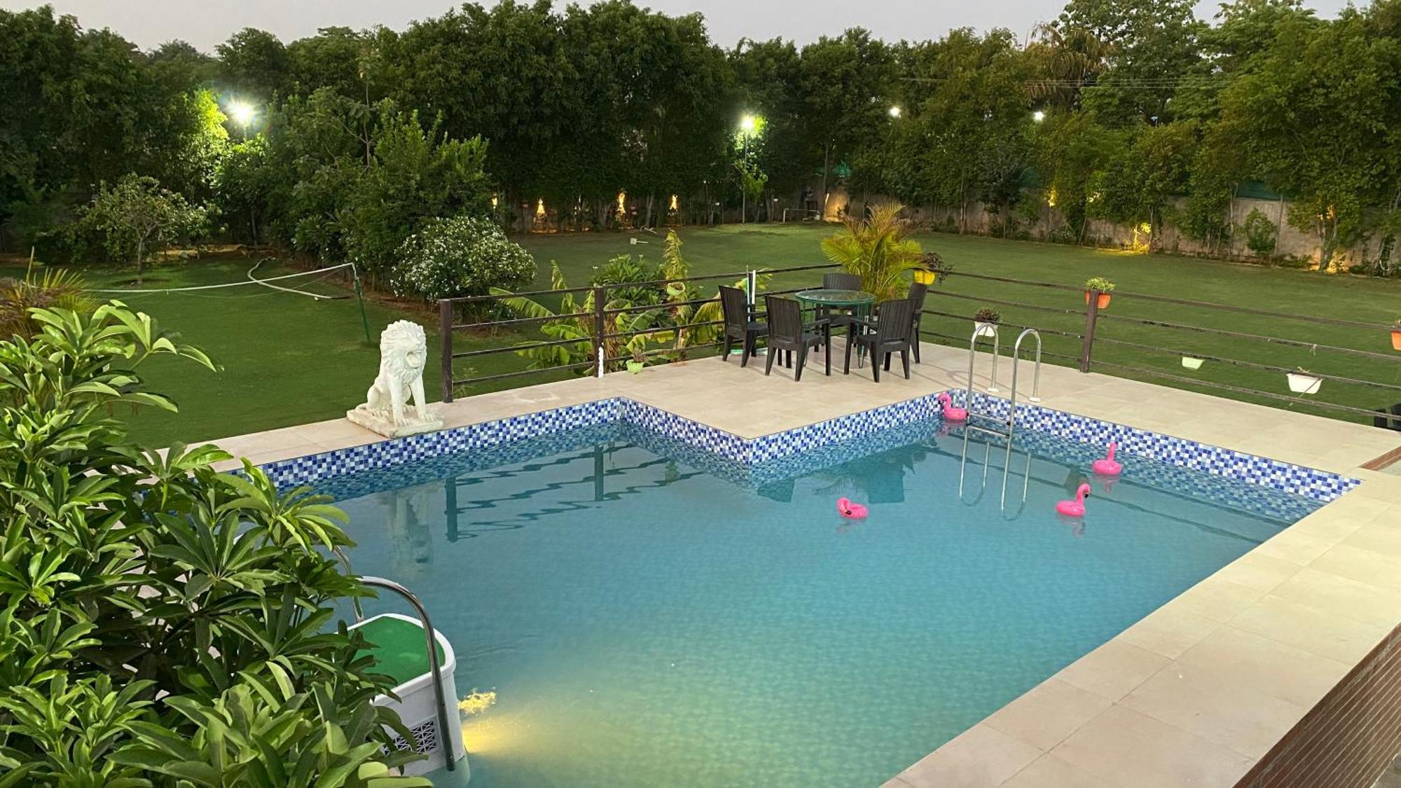 The Singh Farm Cosy Private Pool Farm Villa Γκουργκάον Εξωτερικό φωτογραφία