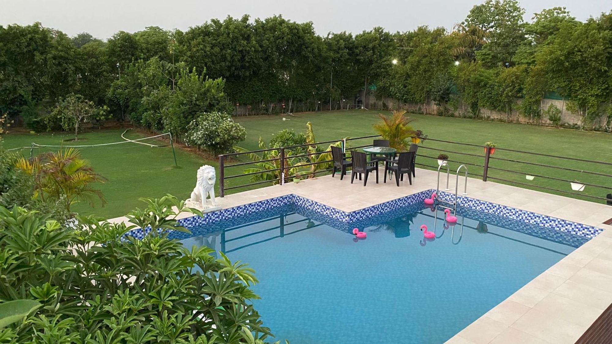 The Singh Farm Cosy Private Pool Farm Villa Γκουργκάον Εξωτερικό φωτογραφία